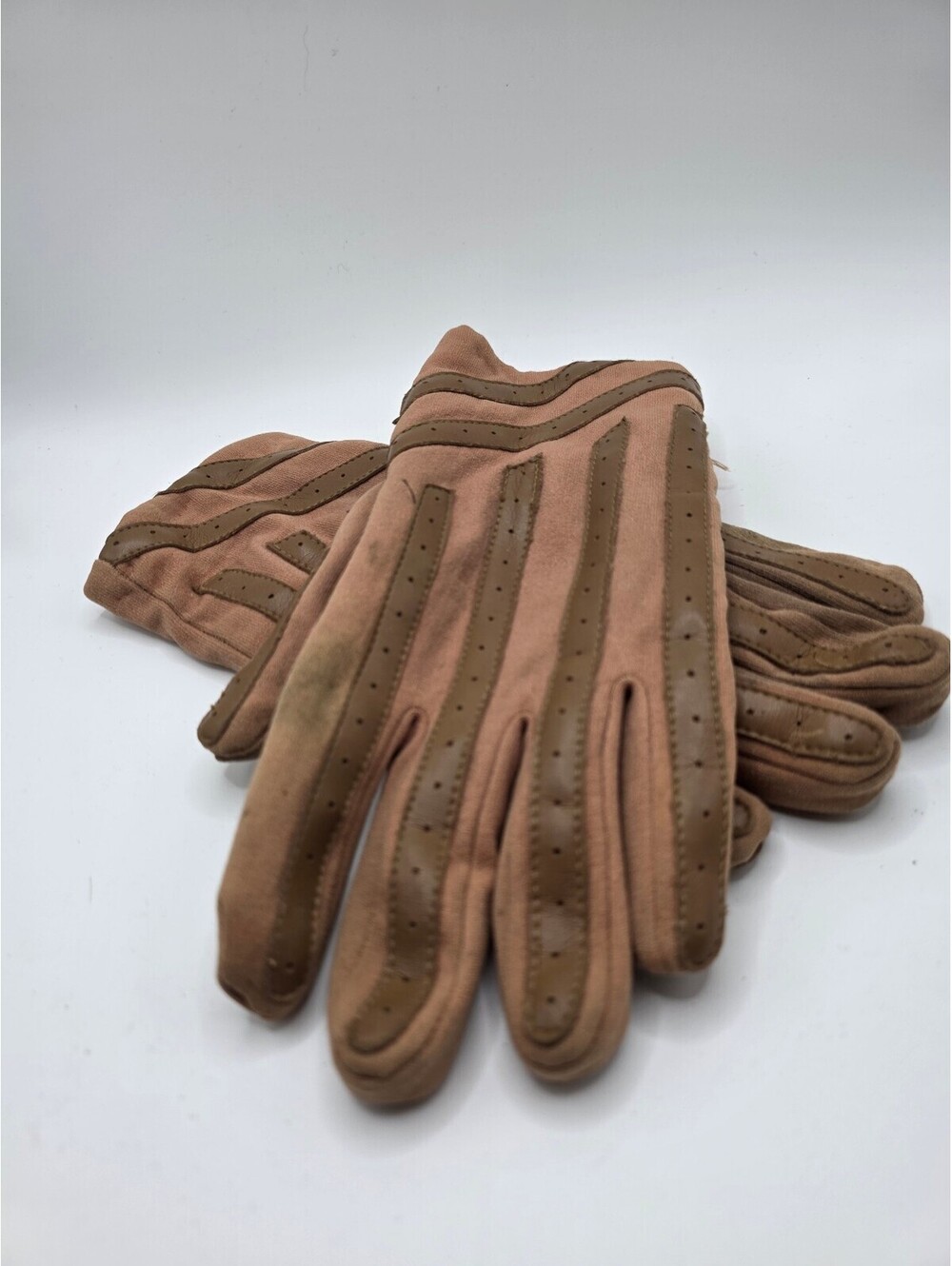 Vintage Isotoner Women’s S/M Brown Stretch Leather Driving Gloves